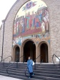 вхід до церкви св. Володимира і Ольги